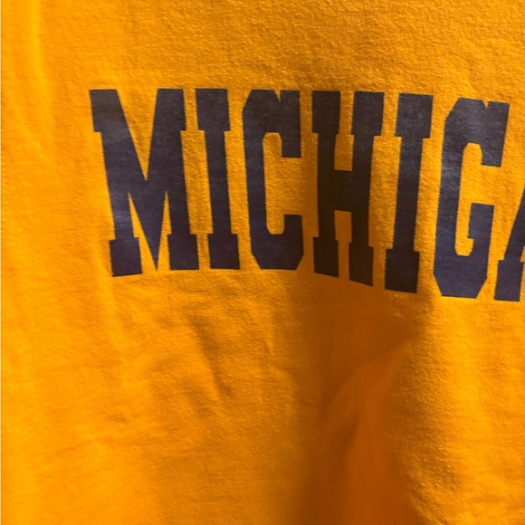 Unisex Y2k 2000s Yellow university of  Michigan go blue Men sweatshirt small - Picture 7 of 7
